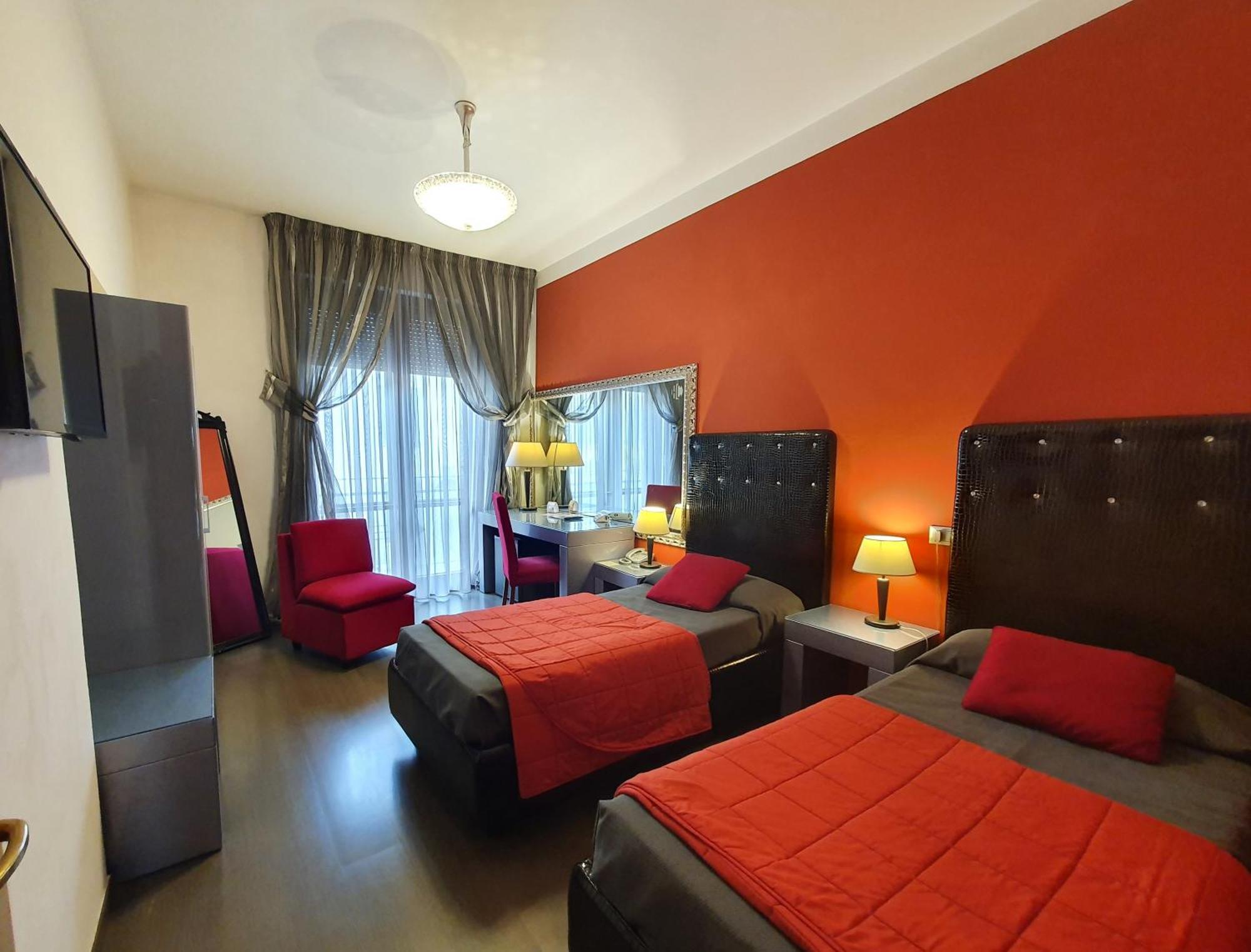 Continentale Hotel 4*